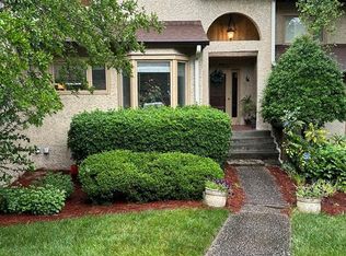 1945 Eastchester Dr UNIT C, High Pt, NC 27265