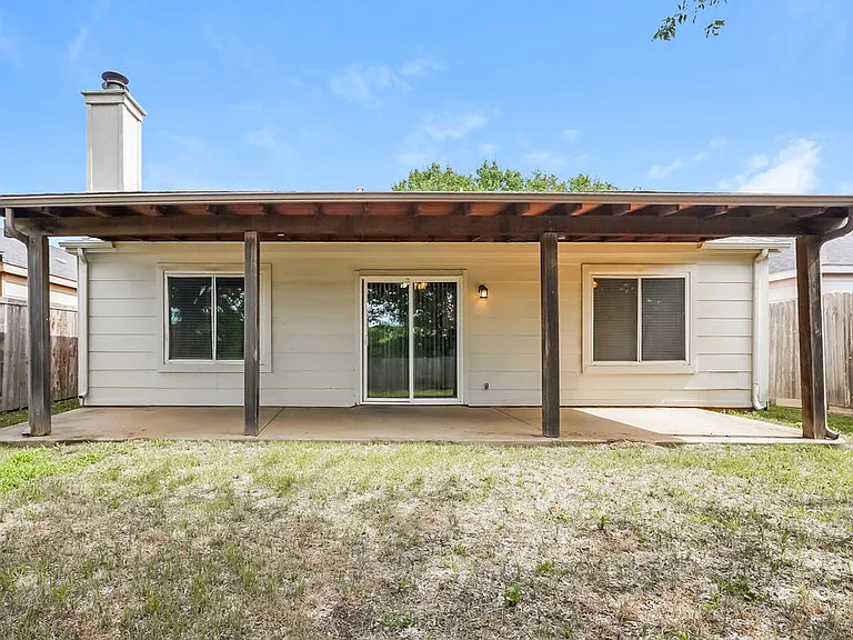 1001 Springcreek Dr — Photo 16