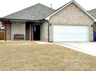 31 Timber Ln, Harrah, OK 73045