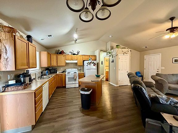 5th image of 310 S Rachel Ave
