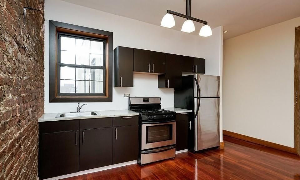 1st image of 360 Franklin Ave APT 4L