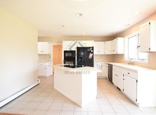 167 Wyndham Hill Rd, Middletown, RI 02842