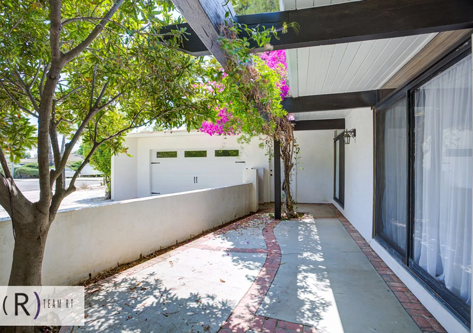 An Oasis of Calm In the Center of Riverside, CA — Photo 4