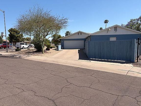 2nd image of 2305 W Meadow Dr