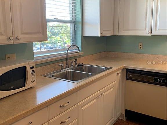 3rd image of 3198 Lake Bayshore Dr #404