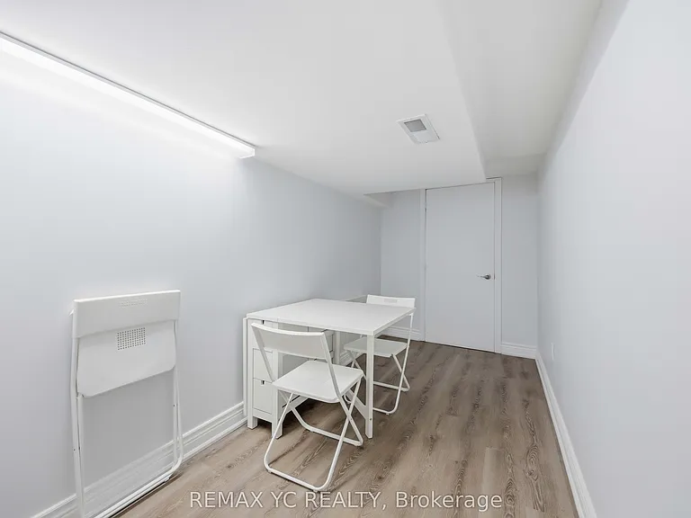 140 Laramie Cres #BASEMENT — Photo 13