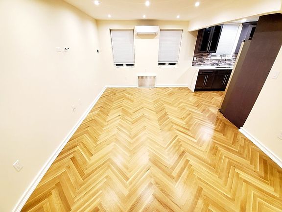 2nd image of 68-20 Alderton St #1