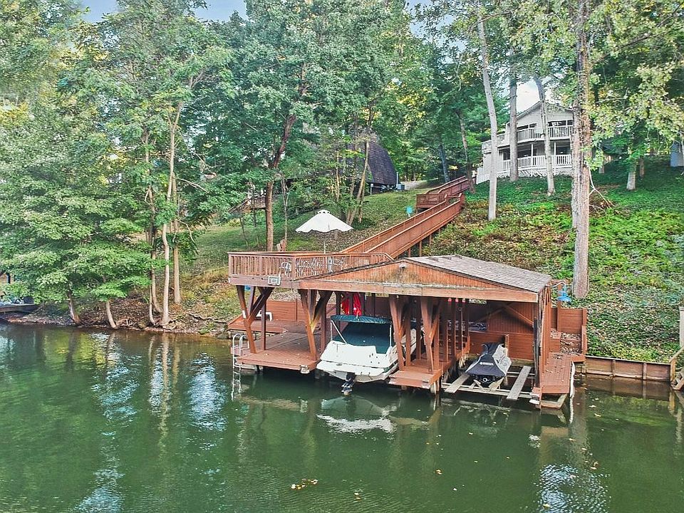 1st image of 507 Greenacre Cir