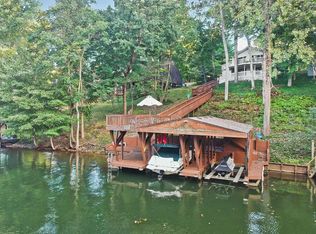 507 Greenacre Cir, Howard, OH 43028