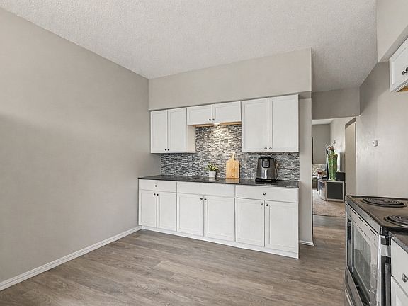 4th image of 3118 Newton Ave N
