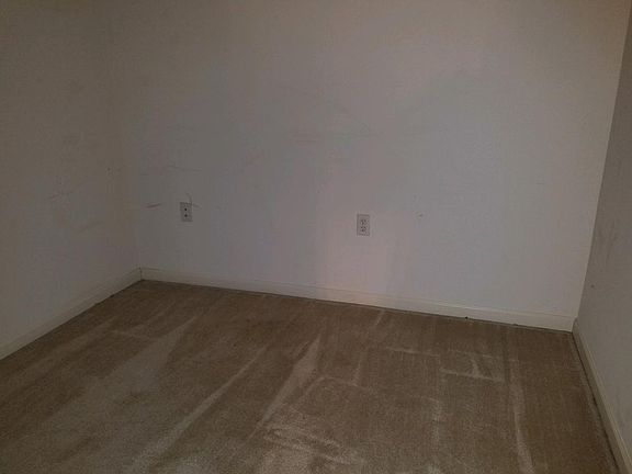 4th image of 47535 Pembroke Dr