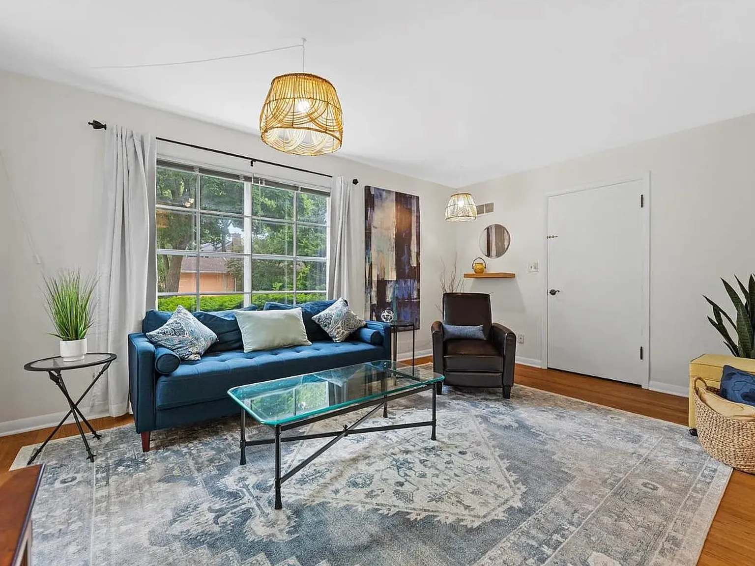 2 bed, 850 sqft, $1,795 — Photo 4