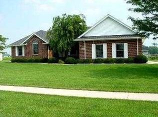2216 Ridgewood Pl, Northwood, OH 43619