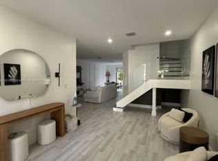 10409 W 32nd Ln, Hialeah, FL 33018