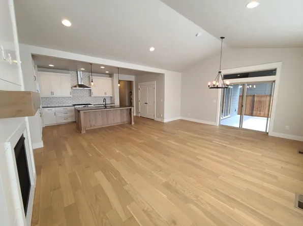 409 S Hamlin Ln, Eagle, ID 83616