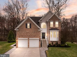 6 Buckingham Ct, Delran, NJ 08075