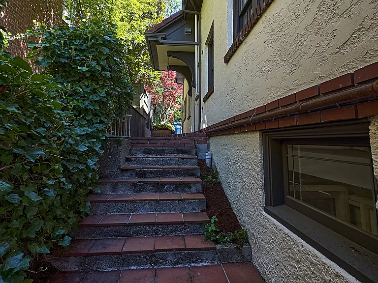 700 W Prospect St — Photo 39