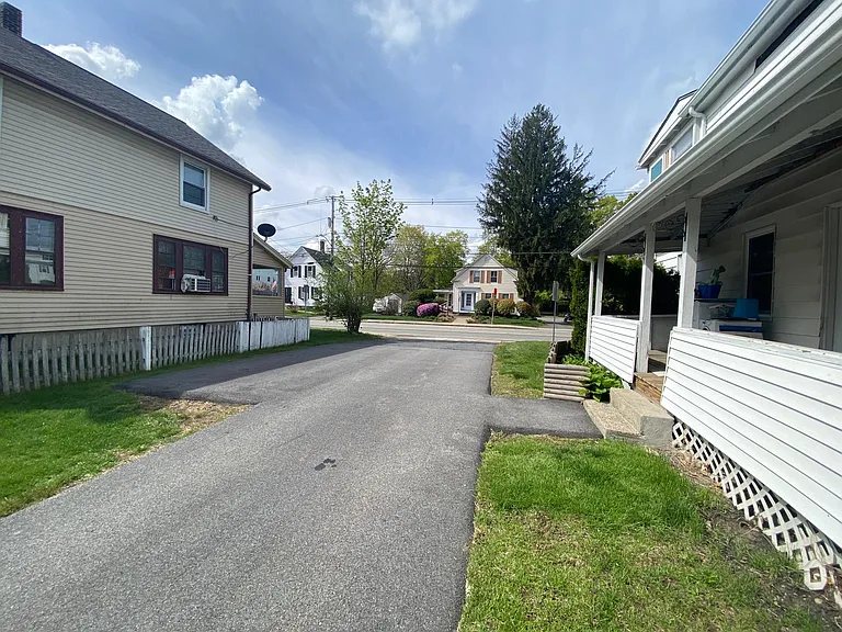 258-260 Main St — Photo 14
