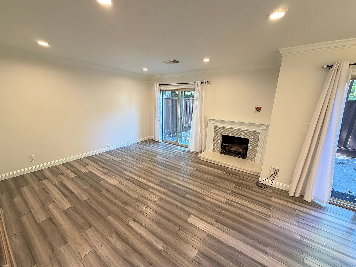 2 Bed 1.5 Bath Condo In Danville — Photo 2