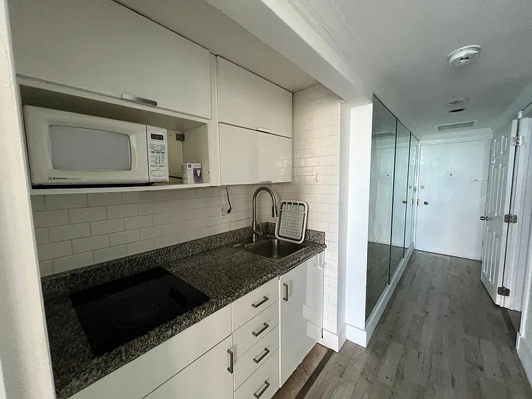 905 Brickell Bay Dr #9 — Photo 11