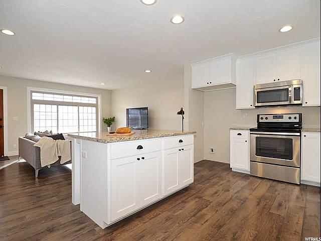 1st image of 9560 S Garnet Dr