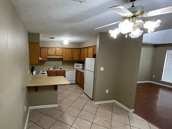 4th image of 3701 Carriage Oaks Dr