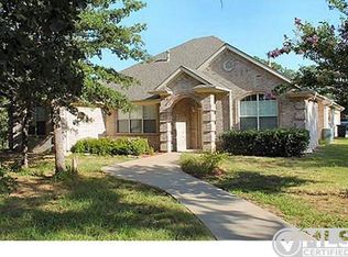 1010 Barry Ln, Cleburne, TX 76031