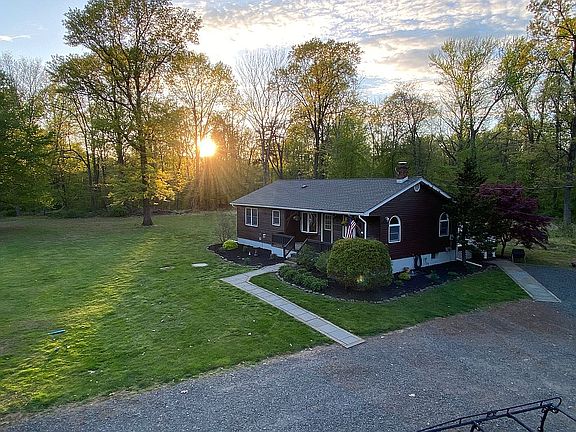 2nd image of 16 Biggs Ln