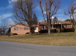 83 Collins Dr, Martinsburg, WV 25403