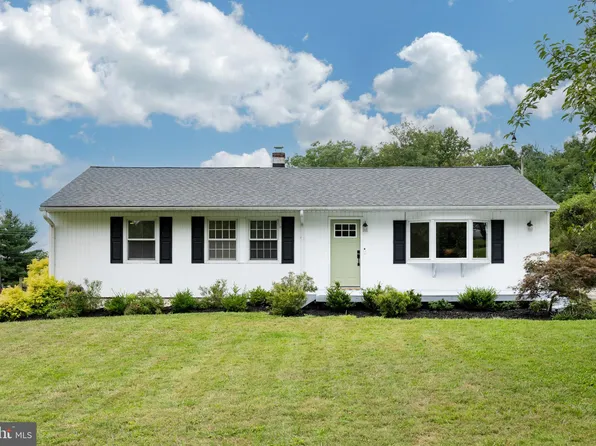 524 Darlington Dr, West Chester, PA 19382