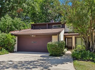 1027 Bunker Dr, Akron, OH 44333