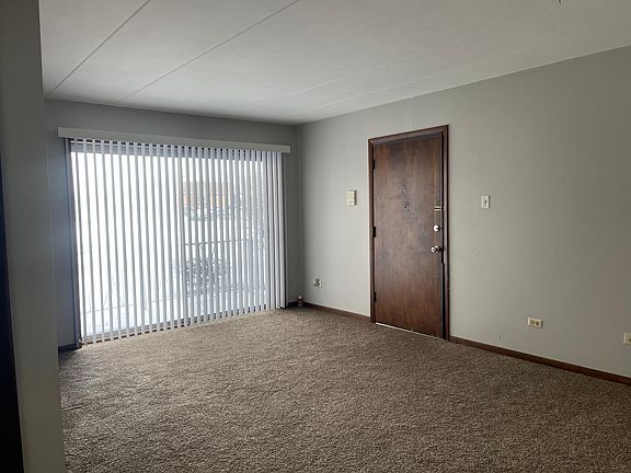 4th image of 17614 Rosewood Dr #1B