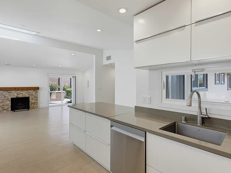 4996 Mount Almagosa Dr — Photo 20
