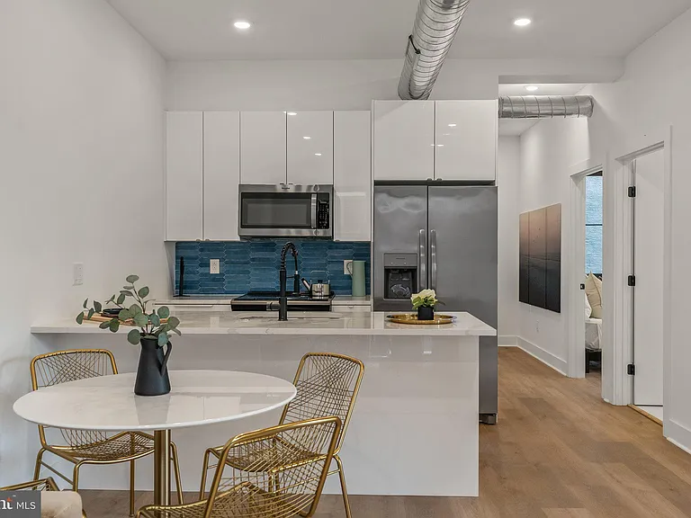 416 W Girard Ave #2 — Photo 10