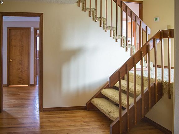 2nd image of 5472 SE Sierra Vista Dr