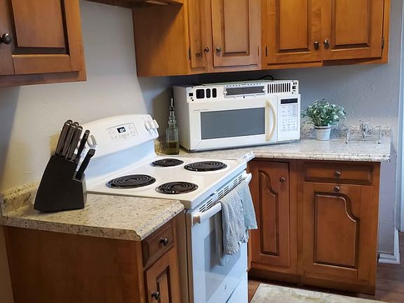 3rd image of 325 S Main St APT A