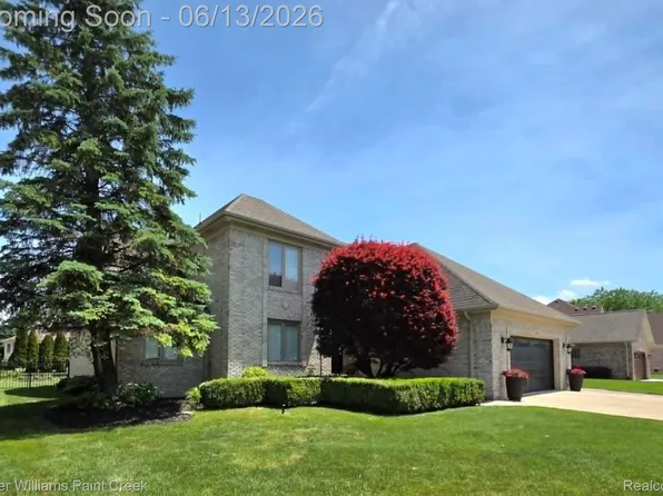 54390 Ashley Lauren Dr, Macomb, MI 48042