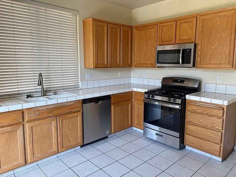 1594 Sierra Creek Dr — Photo 9