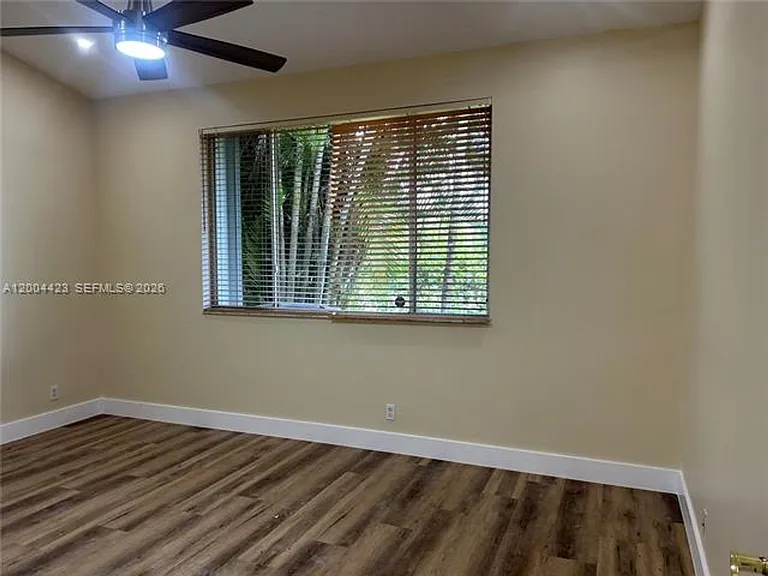 15851 SW 10th St #Townhouse 15851 — Photo 9