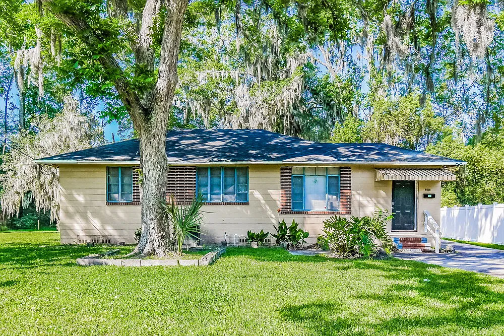 4 bed, 2.0 bath, 1683 sqft, $2,150 — Photo 1