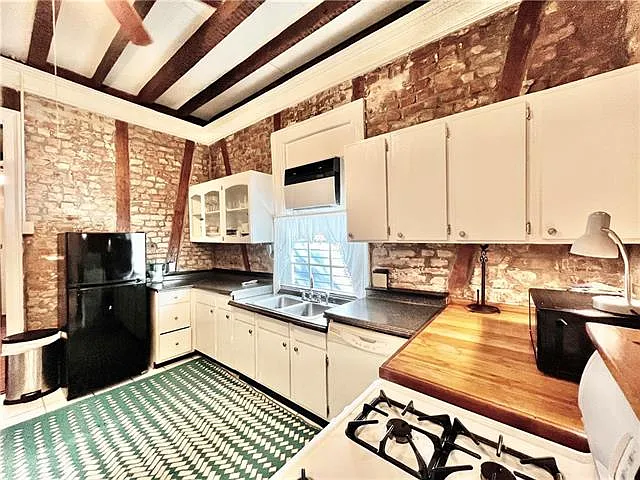 2025 Dauphine St — Photo 7
