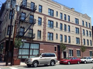 92 Pulaski St, Newark, NJ 07105