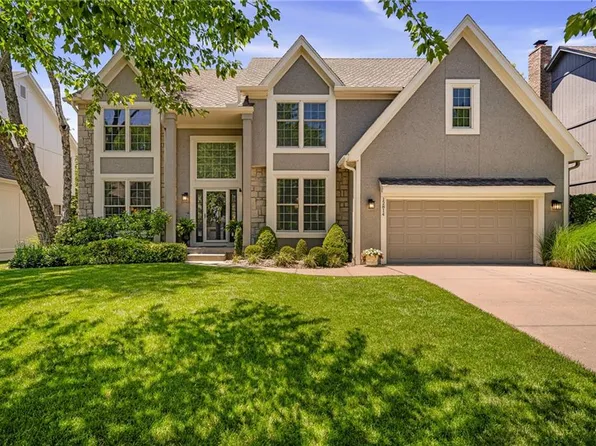 12814 Reeder St, Overland Park, KS 66213
