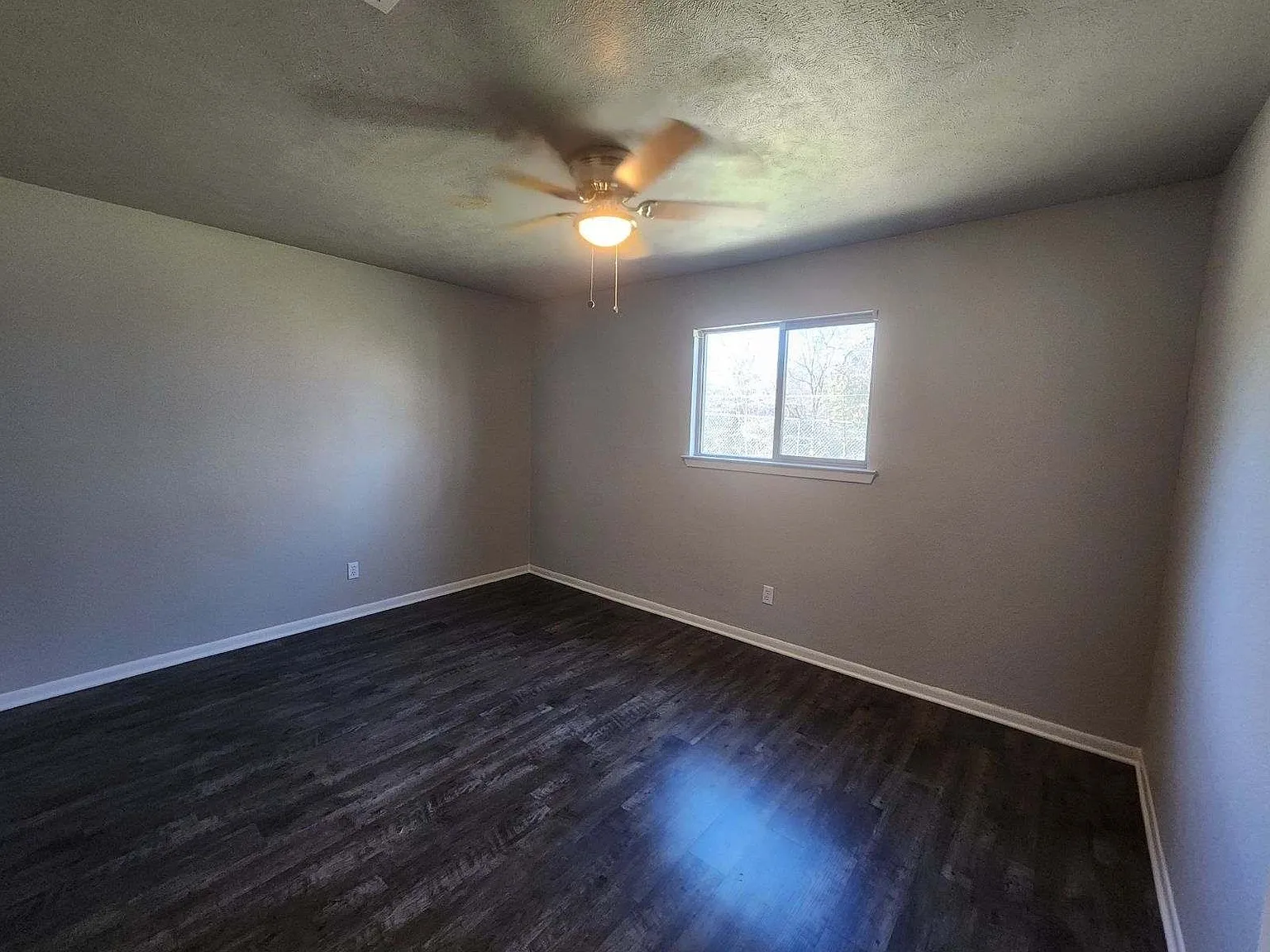 Welcome Home to The Oaks Fourplexes — Photo 2