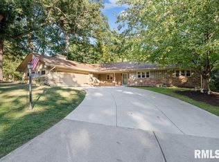 3235 29th Avenue Ct, Rock Island, IL 61201