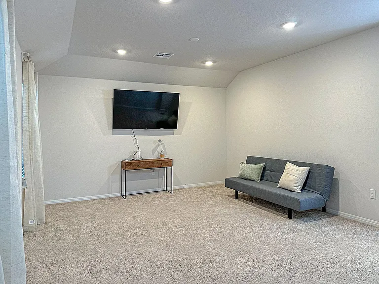 220 Brooklyn Dr — Photo 8