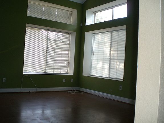 4th image of 13101 Alexis Dr