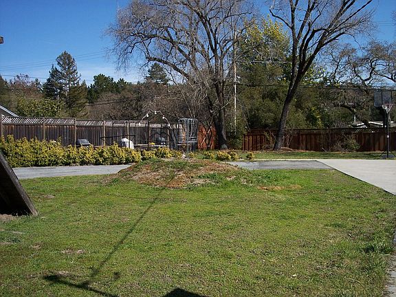 2nd image of 83 Glenwood Dr