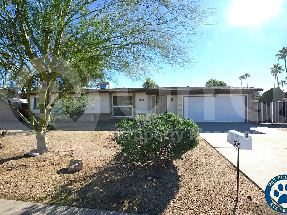 5019 E Laurel Ln