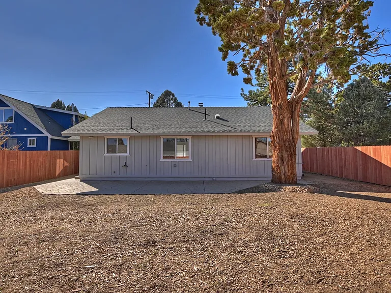 344 Montclair Dr — Photo 17